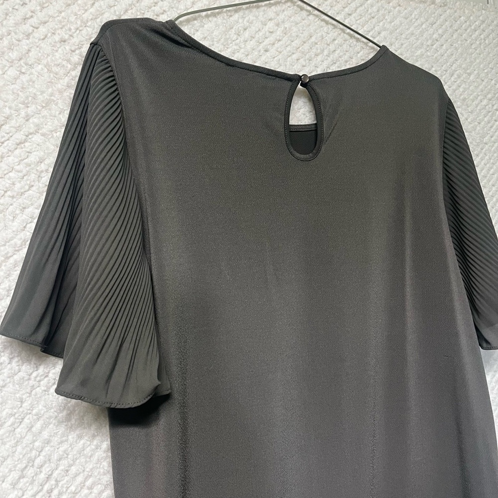 Adrianna Papell Pleated Blouse Womens Career Large Gray Keyhole Back Workwear - Picture 9 of 12